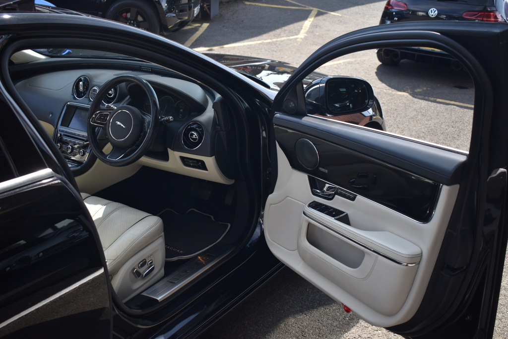 Jaguar XJ Automatic Silver #27