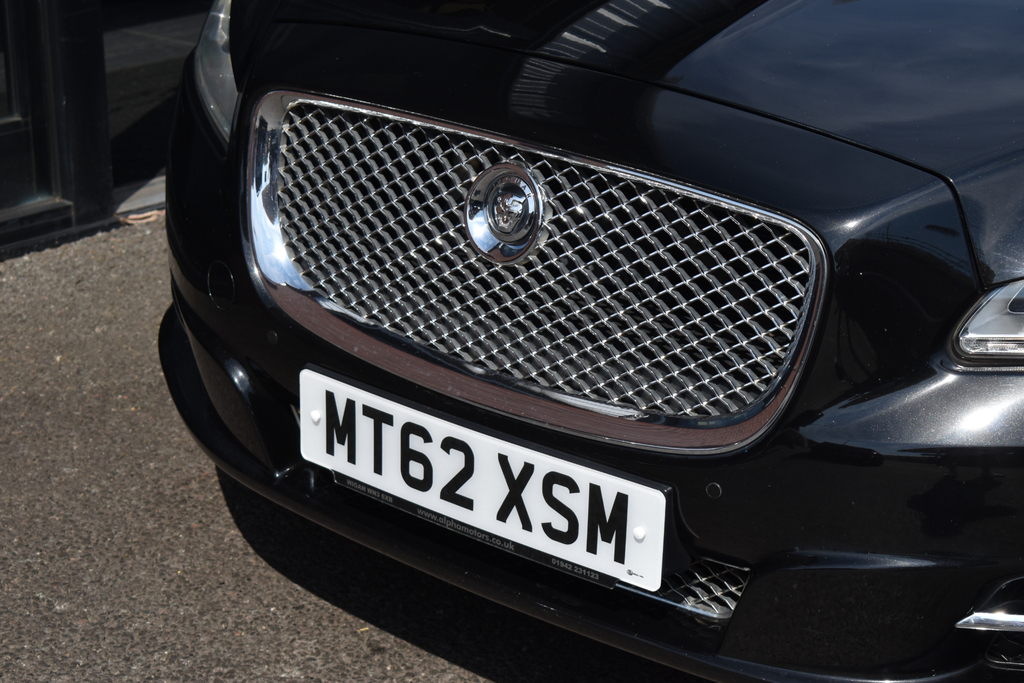 Jaguar XJ Automatic Silver #19