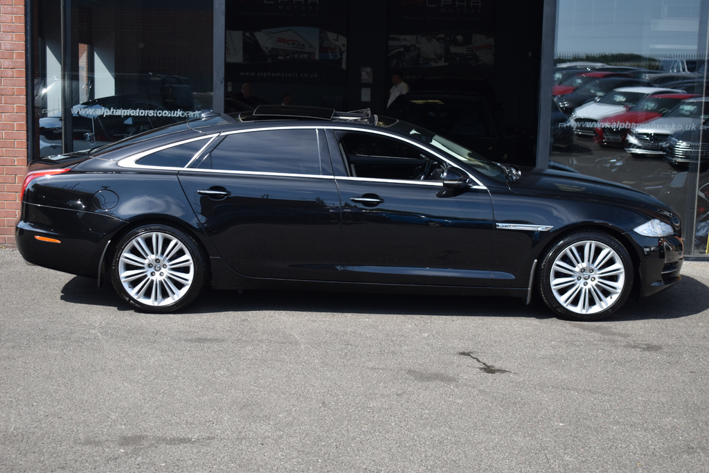 Jaguar XJ Automatic Silver #12