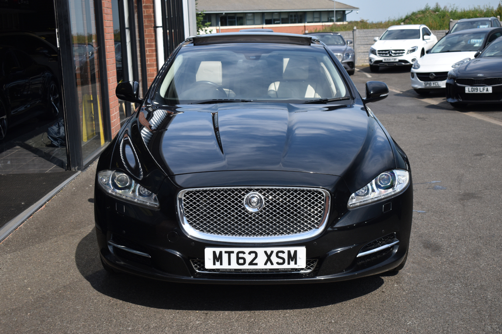 Jaguar XJ 3.0D V6 Portfolio Saloon Euro 5 S  #3