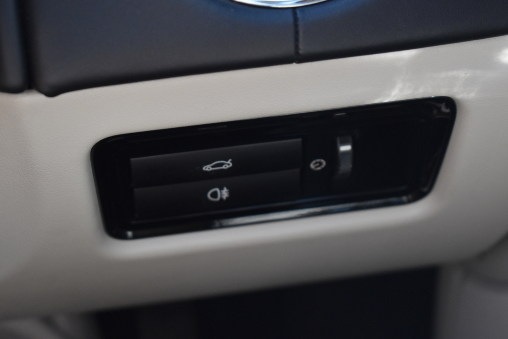 Jaguar XJ Automatic Silver #62