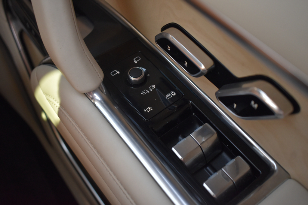 Land Rover Range Rover Automatic Black #65