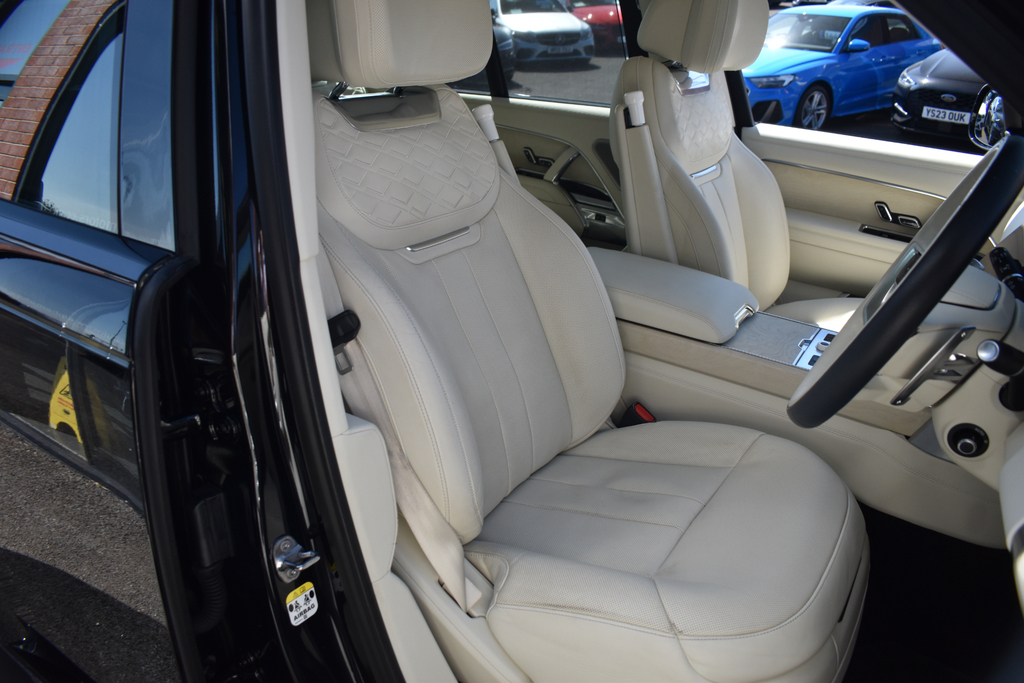 Land Rover Range Rover Automatic Black #27