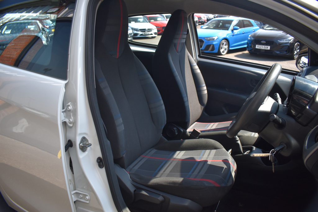 Peugeot 108  Blue #7
