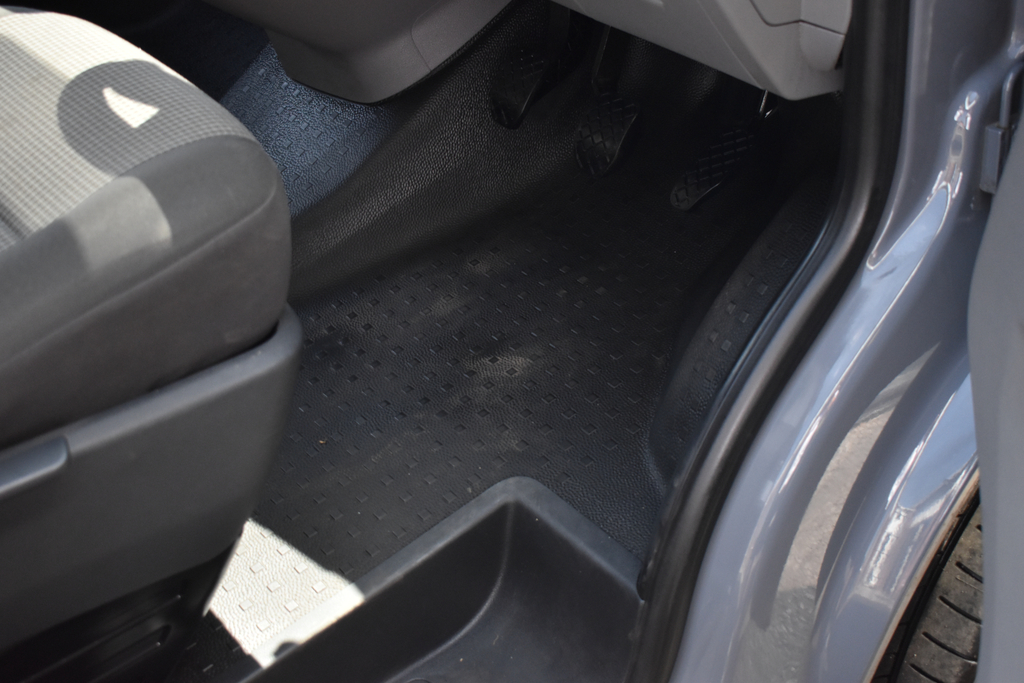 Volkswagen Transporter Mpv Blue #31