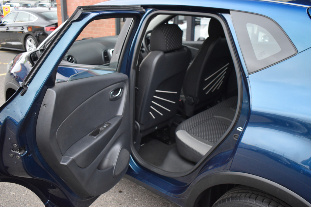 Renault Captur 0.9 Iconic Tce 89 Bhp Black #33