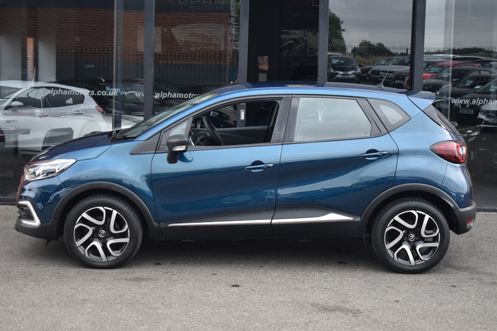 Renault Captur 0.9 Iconic Tce 89 Bhp Black #12