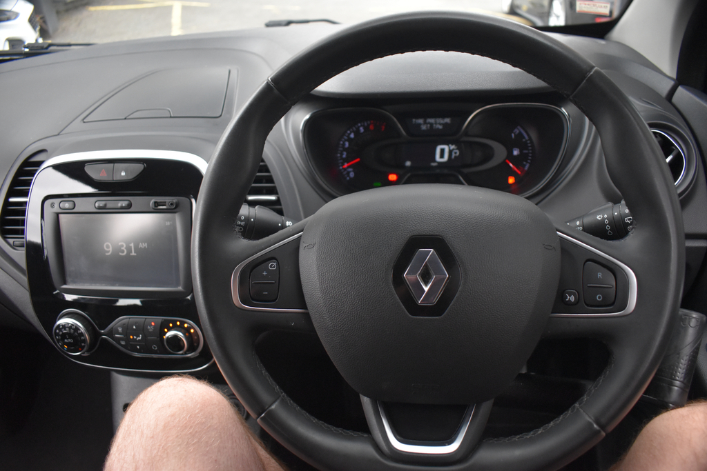 Renault Captur 0.9 Iconic Tce 89 Bhp Black #44