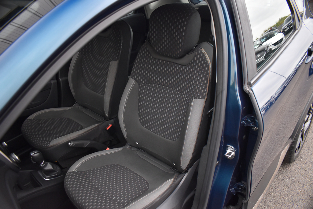 Renault Captur 0.9 Iconic Tce 89 Bhp Black #31