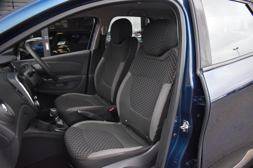 Renault Captur 0.9 Iconic Tce 89 Bhp Black #9