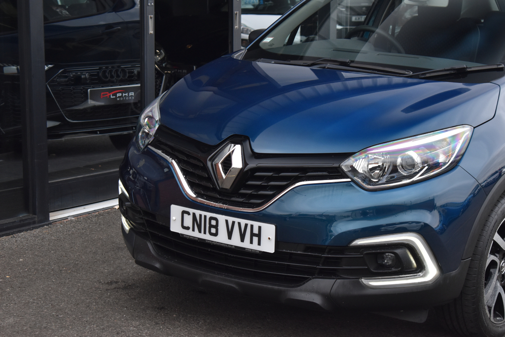 Renault Captur 0.9 Iconic Tce 89 Bhp Black #17