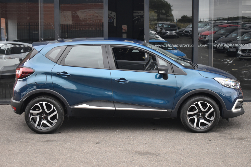 Renault Captur 0.9 Iconic Tce 89 Bhp Black #11