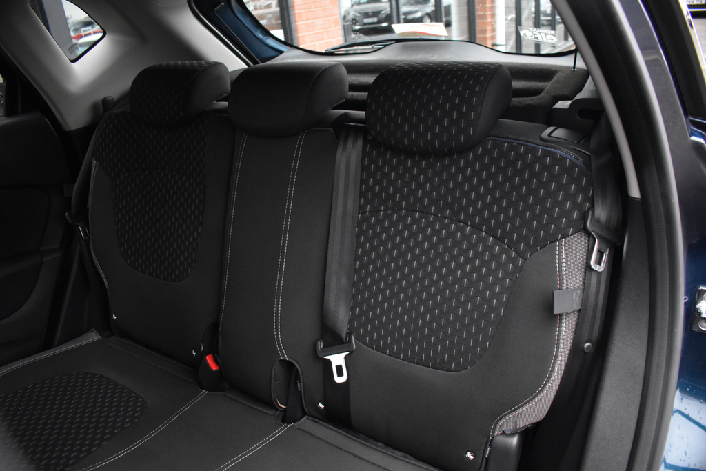 Renault Captur 0.9 Iconic Tce 89 Bhp Black #35