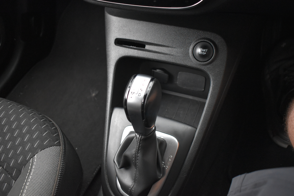 Renault Captur 0.9 Iconic Tce 89 Bhp Black #57