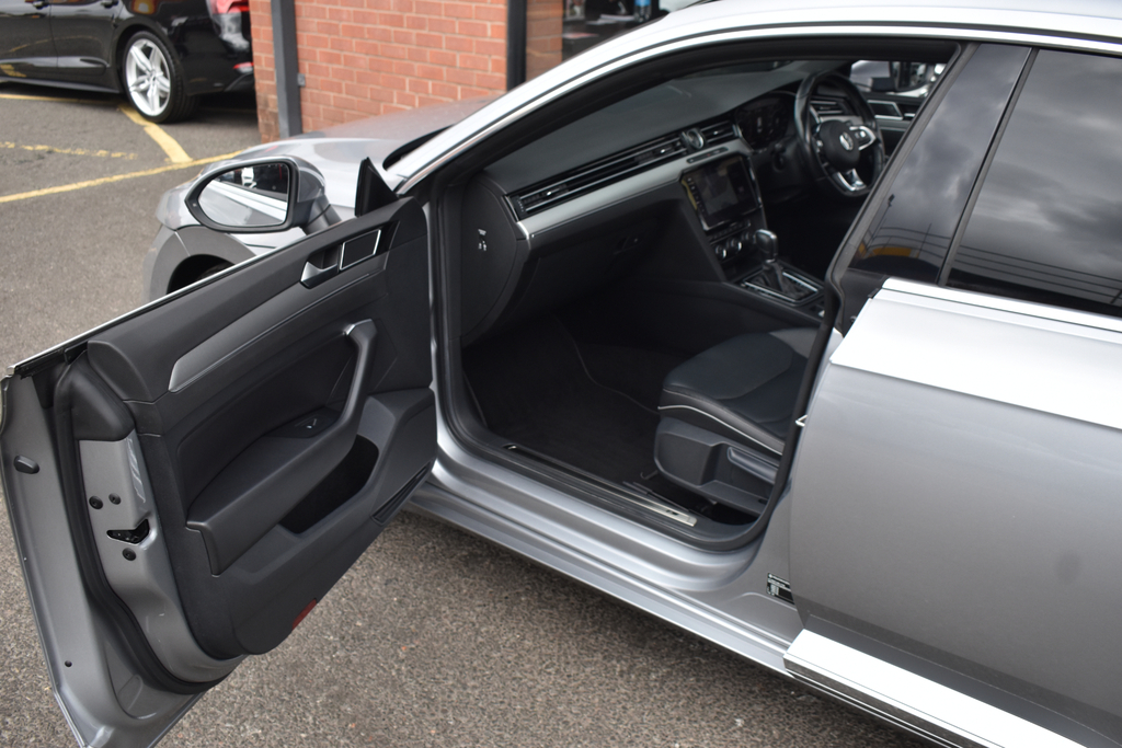 Volkswagen Arteon Elegance Tsi Evo Dsg Yellow #35