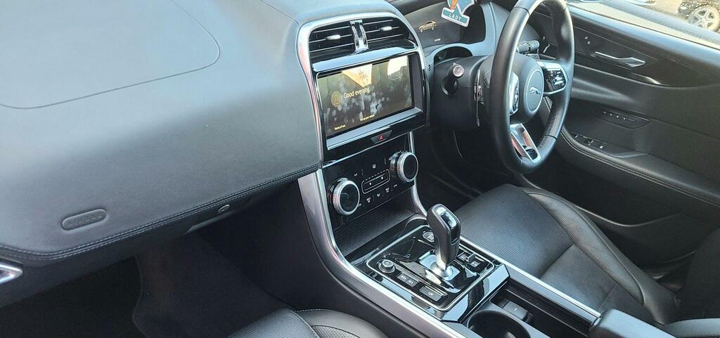 Jaguar XE D200 R-dynamic Se Black  #44