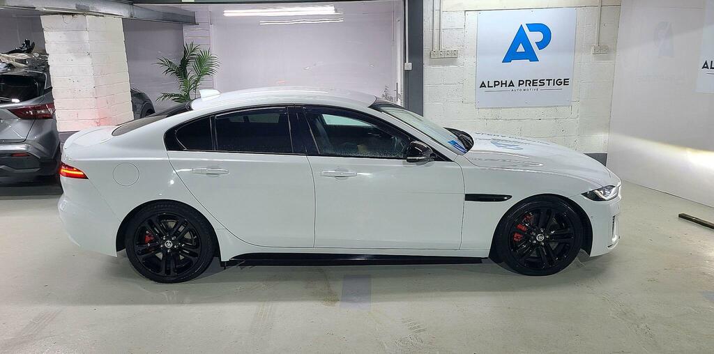 Jaguar XE D200 R-dynamic Se Black  #32