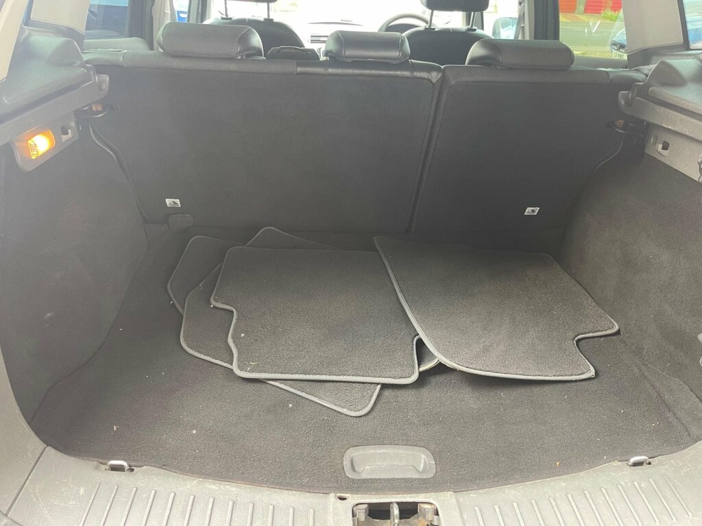 Ford Kuga Suv 2.0 Tdci Zetec 2Wd Euro 4 201010 Grey #31