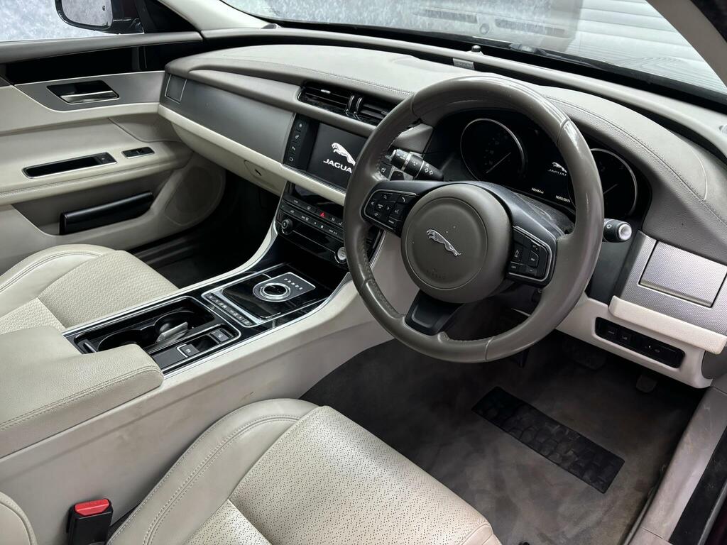 Jaguar XF 2.0D Prestige Euro 6 Ss SS16LYA Red #3