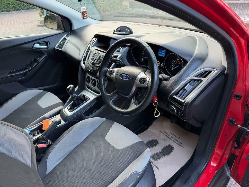 Ford Focus 1.0T Ecoboost Zetec Euro 5 Ss Red #3