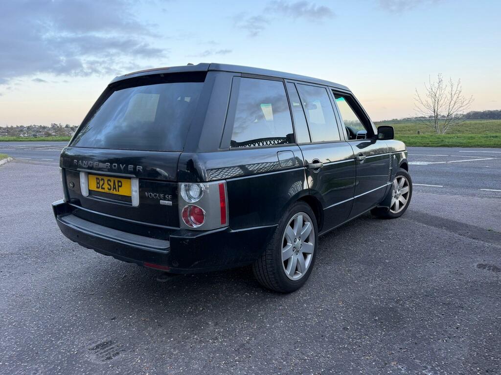 Land Rover Range Rover Vogue Se Black #4