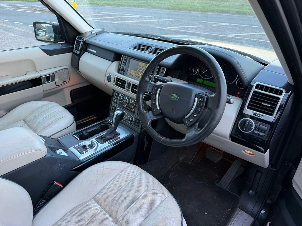 Land Rover Range Rover Vogue Se Black #2