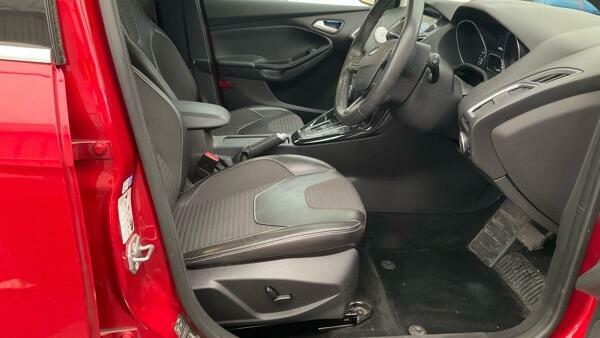 Ford Focus 2.0 Tdci Titanium X Powershift Euro 6 Ss Red #5