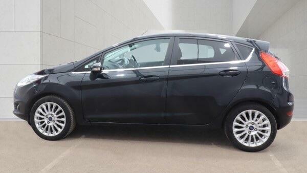 Ford Fiesta Titanium Black #5