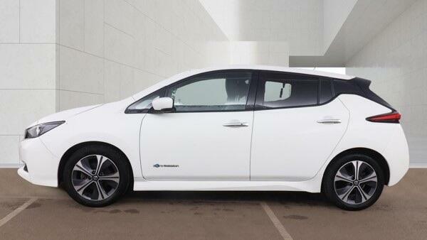 Nissan Leaf 40Kwh N-connecta White #4