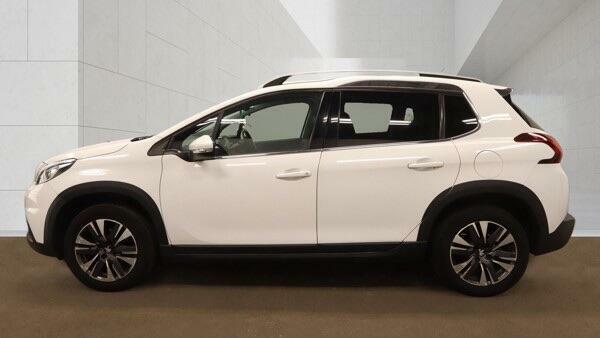 Peugeot 2008 Allure White #3