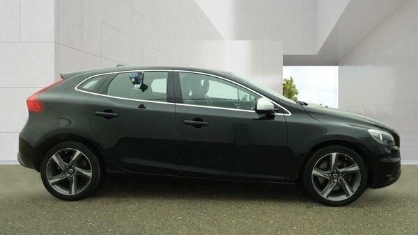 Volvo V40 2.0 D4 R-design Euro 6 Ss Black #4