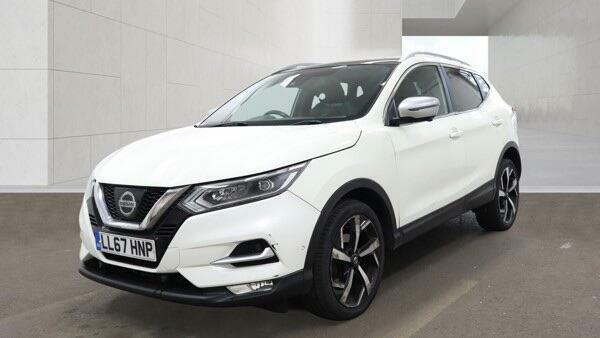 Nissan Qashqai Tekna White