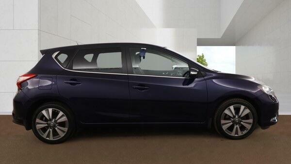 Nissan Pulsar Hatchback White #10