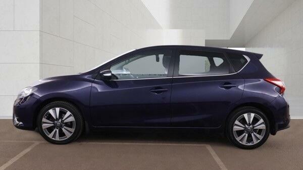 Nissan Pulsar Hatchback White #8