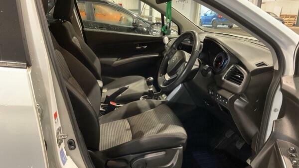 Suzuki S Cross Motion White #4