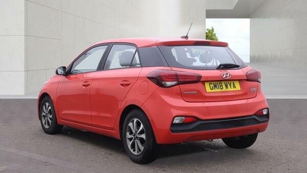 Hyundai I20 Se Red #4