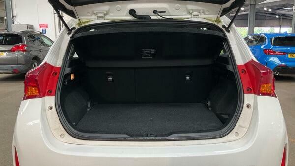 Toyota Auris Active Blue #13