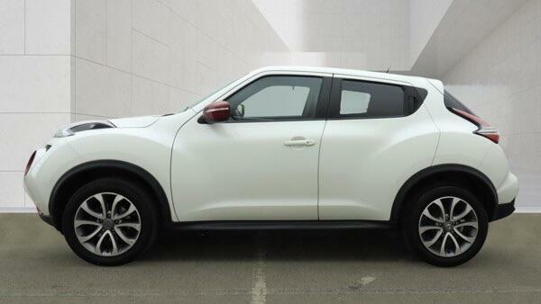 Nissan Juke Tekna White #4