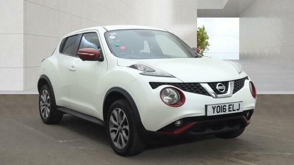 Nissan Juke Tekna White #3