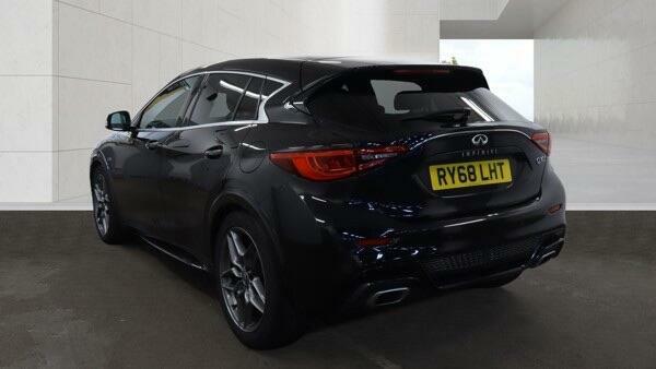Infiniti Q30 Sport Black #4