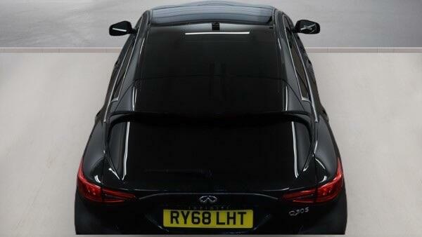 Infiniti Q30 Hatchback White #8