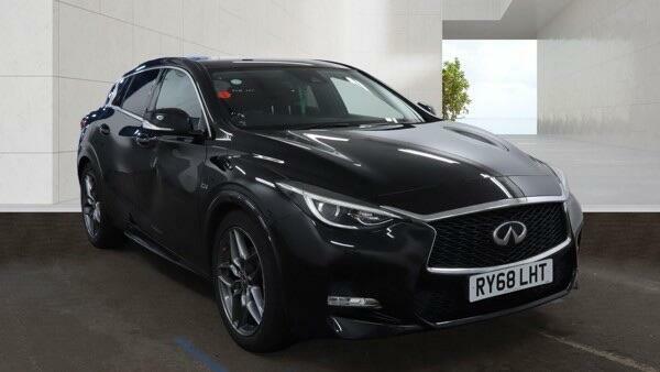 Infiniti Q30 Sport Black #3