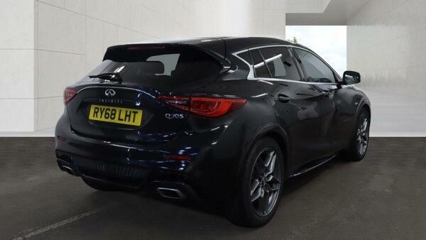 Infiniti Q30 Sport Black #2