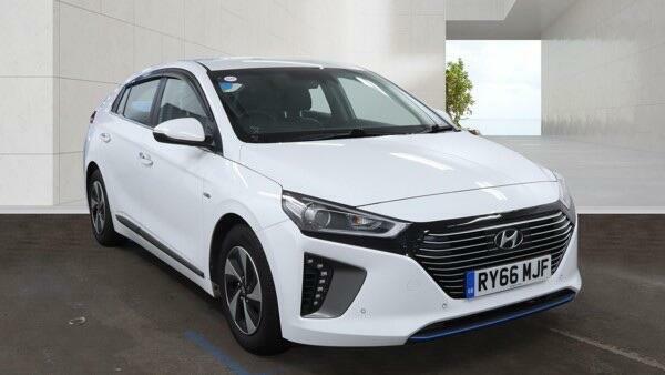 Hyundai Ioniq Premium Se White #3