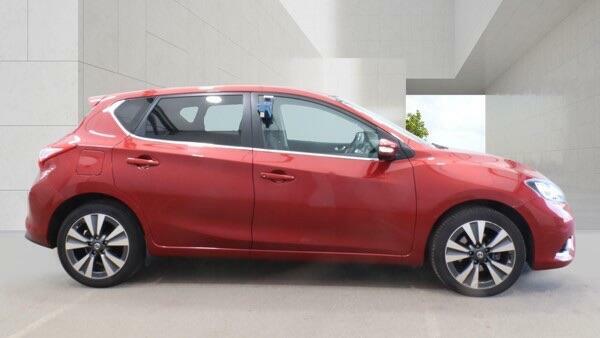 Nissan Pulsar Hatchback White #10