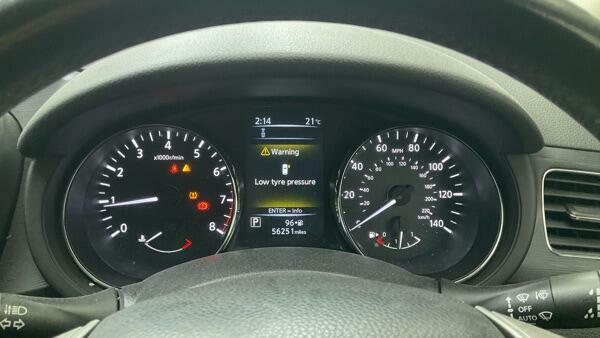 Nissan Pulsar Hatchback White #12