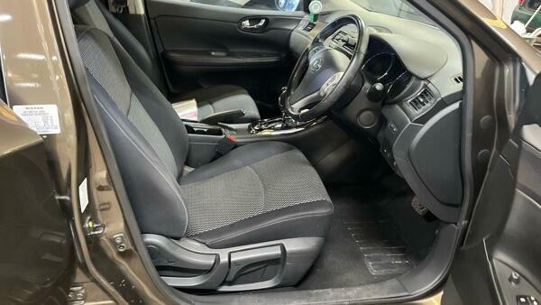 Nissan Pulsar N-tec Beige #5