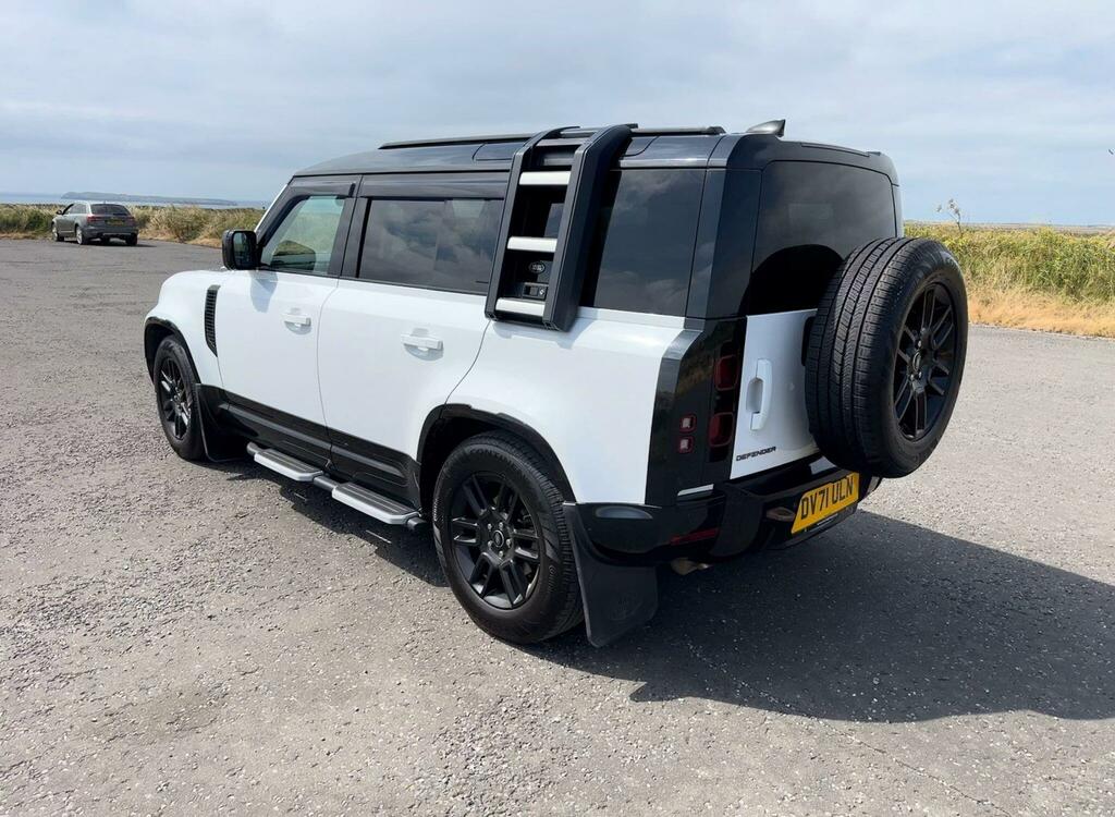 Land Rover Defender 110 X-dynamic S White #3