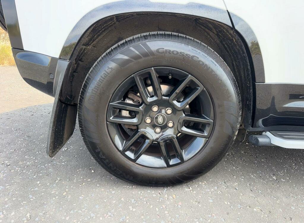 Land Rover Defender 110 X-dynamic S White #6