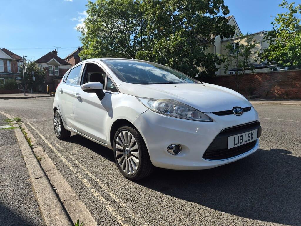 Ford Fiesta Zetec White #2